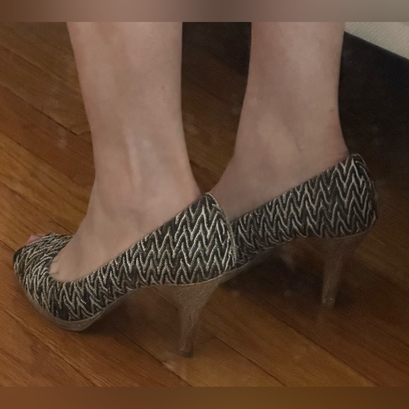 Jones Studio Black Brown Tan Zig Zag Lines  4 inch Wooden High Heels Look Sz 7 - Picture 11 of 15